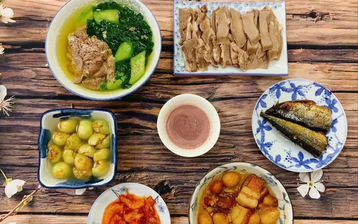 Cơm, Cá Rán, Canh Cua Mồng Tơi, Cà Pháo
