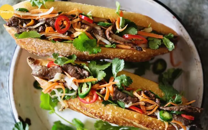 Bánh Mì, Thịt Bò Xào, Dưa Chuột