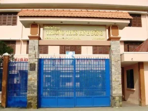 Hai Nữ Sinh Túm Tóc, Đánh Vào Đầu Một Bạn Nữ Ở Thcs Bình Đông ...