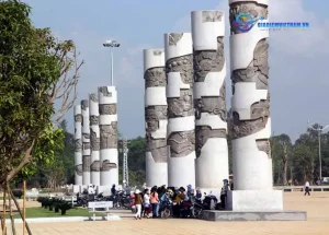 Ý Nghĩa Của Tượng Đài Mẹ Thứ