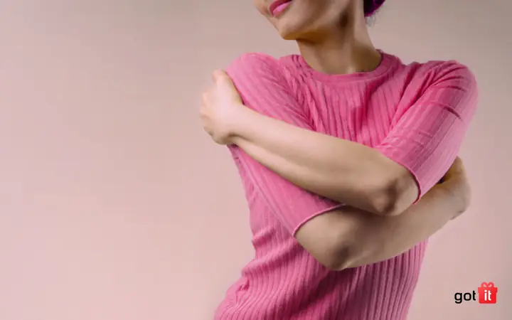 Valentine Đen Ai Tặng Quà Cho Ai