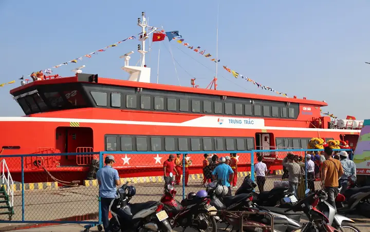 Vé Tàu Trưng Trắc Phú Quý Khứ Hồi Bao Nhiêu?