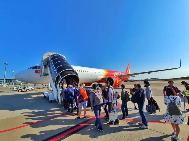Vé Máy Bay Khứ Hồi Là Gì? Cách Đặt Vé Máy Bay Khứ Hồi | Vietjet Air Vé Máy Bay Khứ Hồi Là Gì? Cách Đặt Vé Máy Bay Khứ Hồi | Vietjet Air