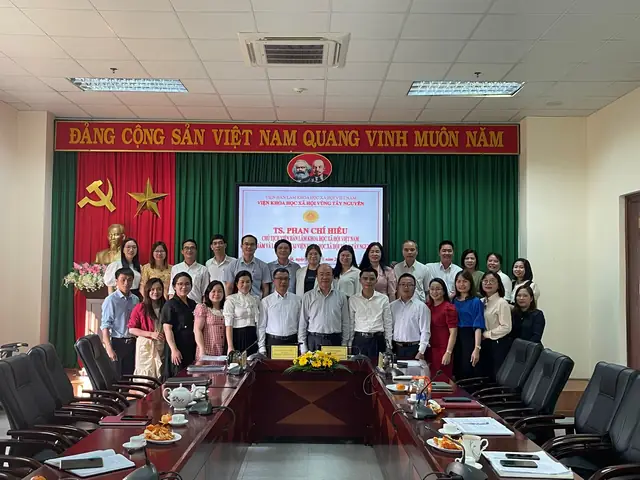Viện Khoa Học Xã Hội Vùng Trung Bộ Và Tây Nguyên Viện Khoa Học Xã Hội Vùng Trung Bộ Và Tây Nguyên