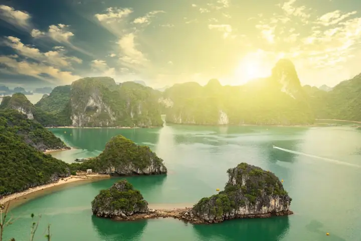 Một Làng Chài Ở Vịnh Hạ Long Của Quảng Ninh Lọt Top Những Làng Chài Cổ Tích Thế Giới Đẹp Như Tranh