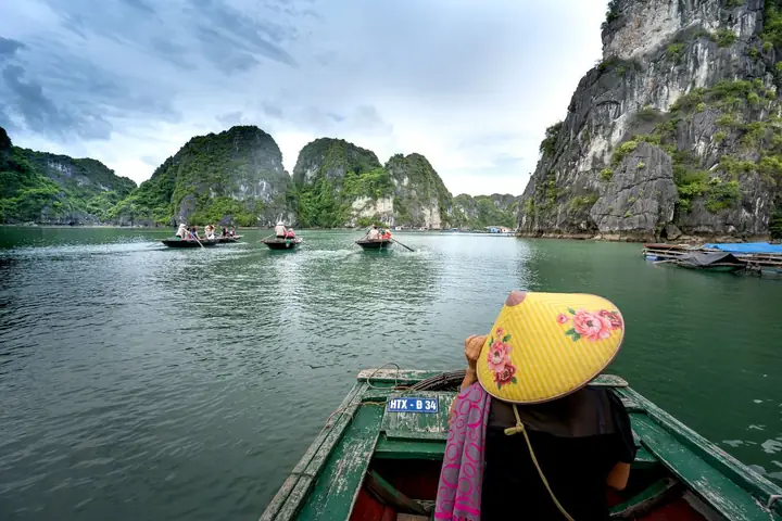 Một Làng Chài Ở Vịnh Hạ Long Của Quảng Ninh Lọt Top Những Làng Chài Cổ Tích Thế Giới Đẹp Như Tranh