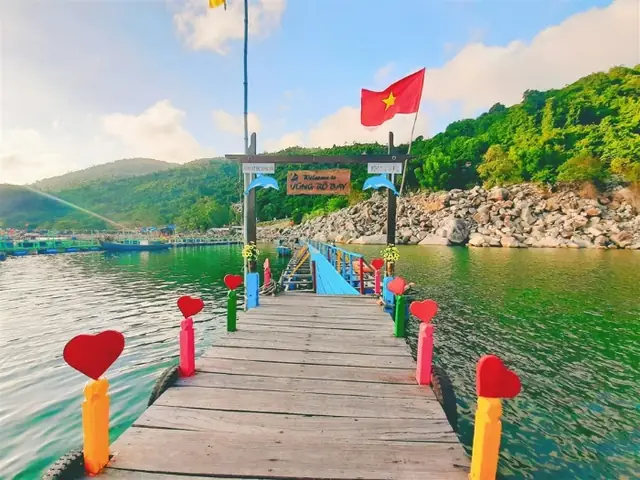 Tham Quan Vịnh Vũng Rô Xinh Đẹp