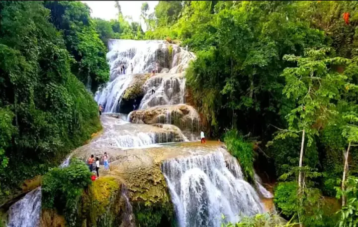 Go Lao Waterfall