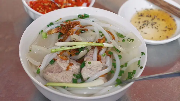 Bánh Canh Chả Cá Nha Trang: Top 10 Quán Ngon Nhất Được Đánh Giá Cao