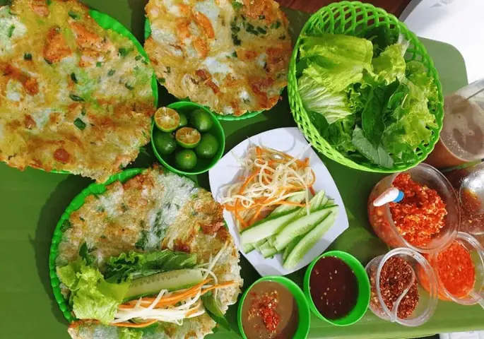 Bánh Ép Huế Ở Sài Gòn: Top 9 Quán Ngon Chuẩn Vị & Đánh Giá Chi Tiết