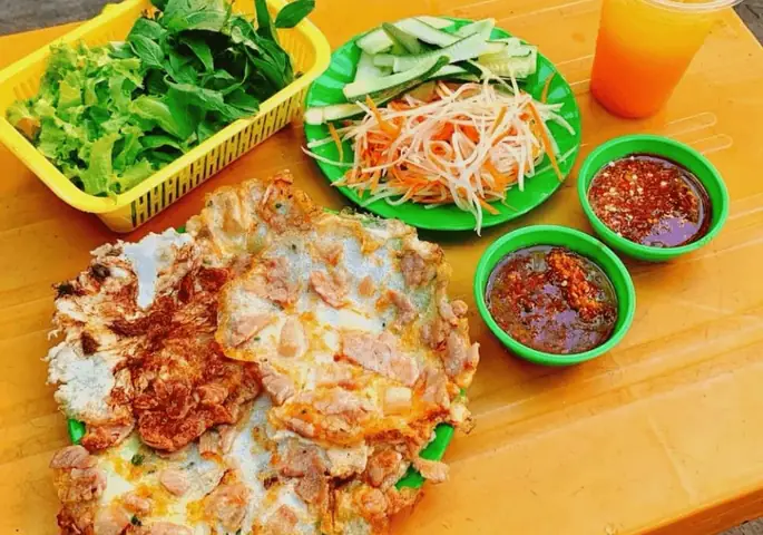 Bánh Ép Huế Ở Sài Gòn: Top 9 Quán Ngon Chuẩn Vị & Đánh Giá Chi Tiết