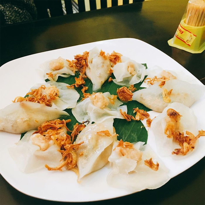 bánh hoa hồng trắng hội an