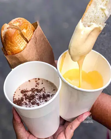 Bánh Mì Kem Trứng Hà Nội: Đánh Giá Toàn Diện Về Món Ăn Vặt Đặc Trưng