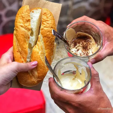 Bánh Mì Kem Trứng Hà Nội: Đánh Giá Toàn Diện Về Món Ăn Vặt Đặc Trưng