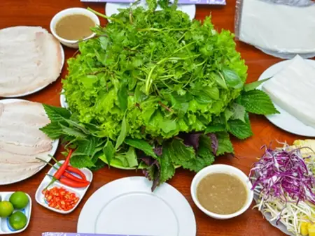 Bánh Tráng Cuốn Thịt Heo Là Gì? Hướng Dẫn Từ A Đến Z Về Món Ăn Đặc Trưng Miền Trung