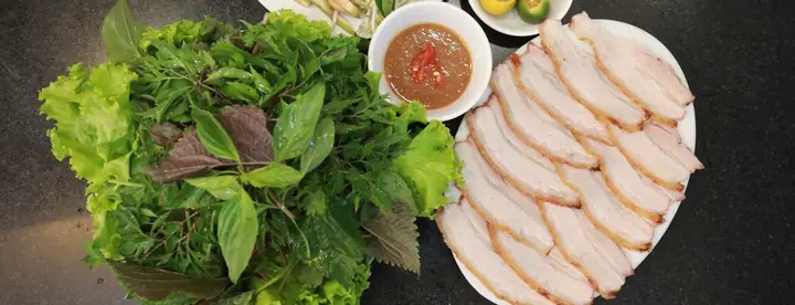 Bánh Tráng Cuốn Thịt Heo Là Gì? Hướng Dẫn Từ A Đến Z Về Món Ăn Đặc Trưng Miền Trung