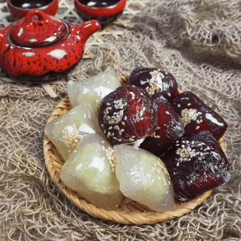 Bánh Xu Xê Làm Từ Bột Gì? Bí Quyết Từ Vỏ Dẻo Dai Đến Hương Vị Truyền Thống