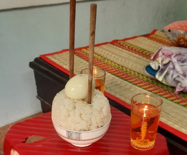 bát cơm cúng