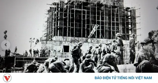 Bên Trong Lăng Chủ Tịch Hồ Chí Minh: Tổng Quan Kiến Trúc Và Lịch Sử Bên Trong Lăng Chủ Tịch Hồ Chí Minh: Tổng Quan Kiến Trúc Và Lịch Sử