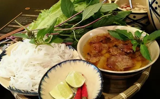 Bún Chả Hà Nội: Hương Vị Truyền Thống Đáng Trân Trọng