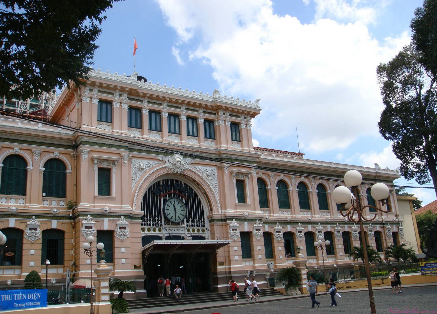 bưu điện hai bà trưng quận 1