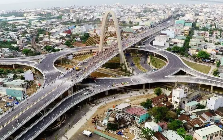Khám Phá 10 Cây Cầu Biểu Tượng Của Đà Nẵng: Từ Cầu Rồng Đến Cầu Vàng
