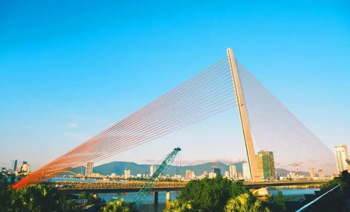 Khám Phá 10 Cây Cầu Biểu Tượng Của Đà Nẵng: Từ Cầu Rồng Đến Cầu Vàng