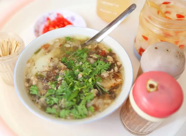 Món Ăn Vặt Mùa Đông Việt Nam: Tổng Hợp Những Đặc Sản Ấm Lòng