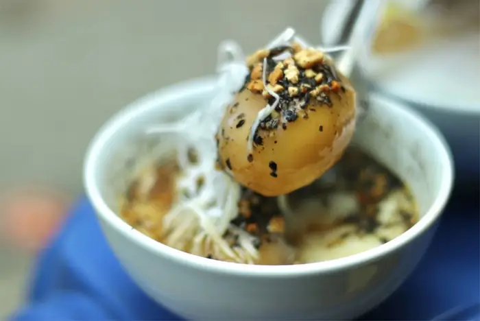 Món Ăn Vặt Mùa Đông Việt Nam: Tổng Hợp Những Đặc Sản Ấm Lòng
