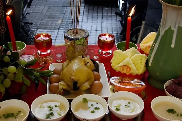 cách đặt gà cúng ngoài sân - Hình 5