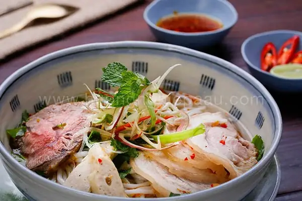 Cách Nấu Bún Bò Huế Đúng Cách Tại Nhà: Bí Quyết Từ Nguyên Liệu Đến Nước Dùng