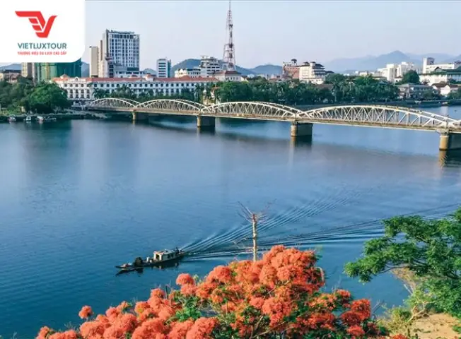 Cầu Trường Tiền Huế: Sự Thật Về Hai Tên Gọi Tràng Tiền Và Trường Tiền