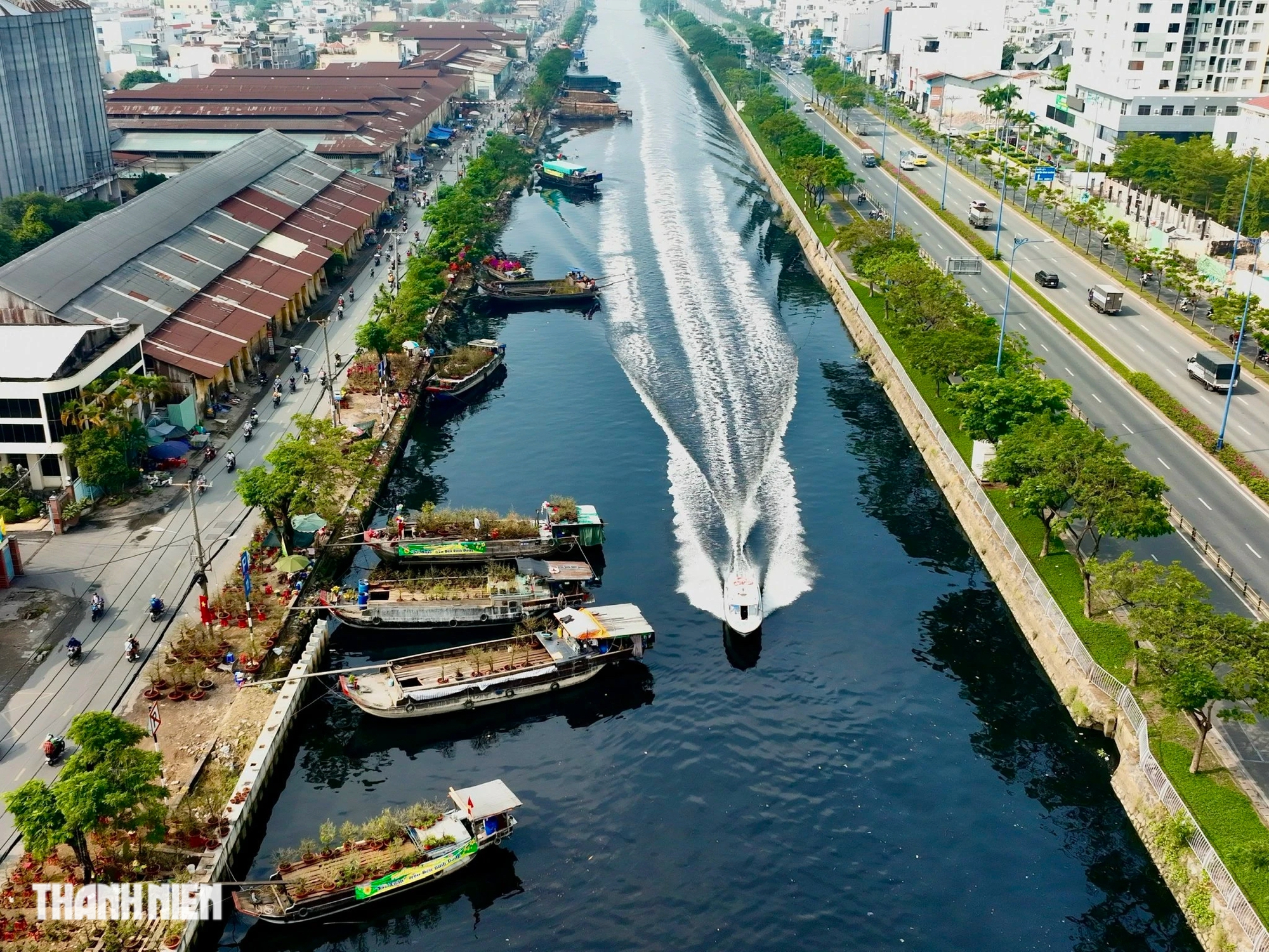 chợ hoa tết bến bình đông - Hình 3