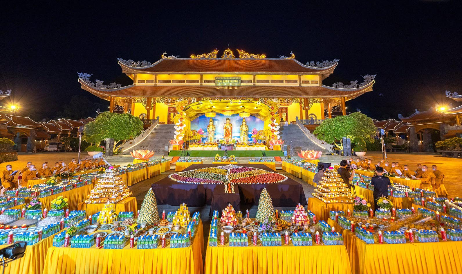chùa ba vàng mới nhất hôm nay - Hình 2