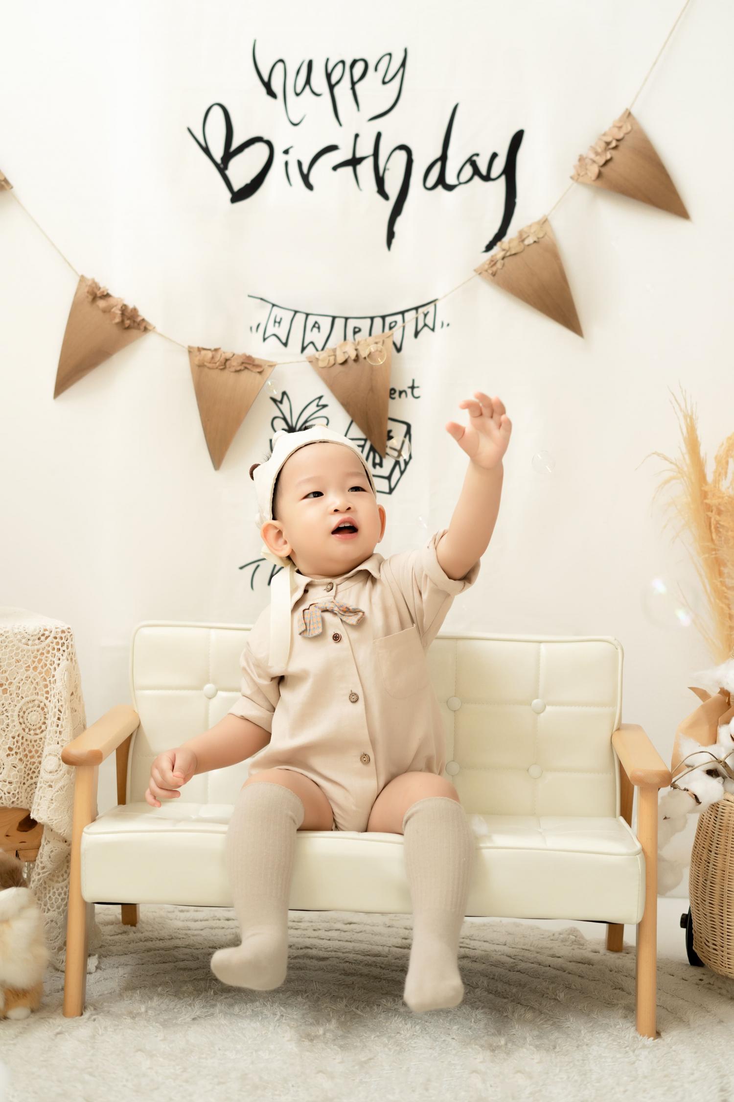chụp ảnh cho bé 1 tuổi