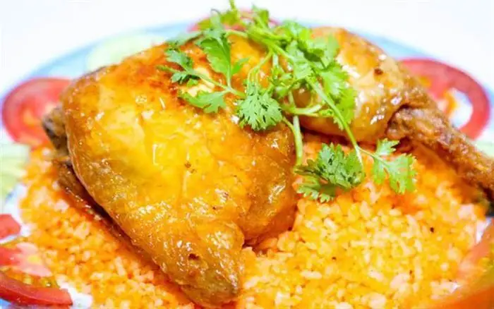 Cơm Gà Xối Mỡ Đà Lạt: Khám Phá 7 Quán Ngon Không Thể Bỏ Lỡ