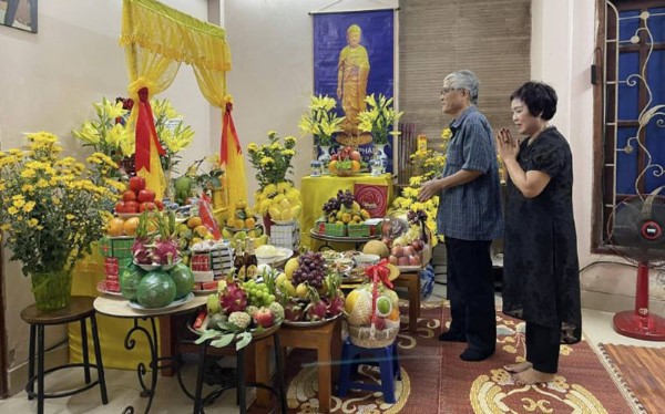 cúng 49 ngày có phải ra mộ không - Hình 4