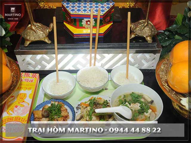 cúng cơm cho người mới mất