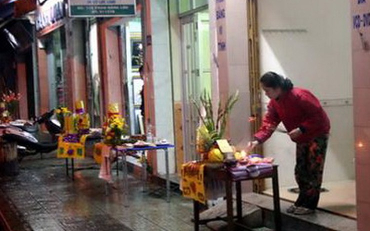 cúng giao thừa trong nhà hay ngoài trời - Hình 2