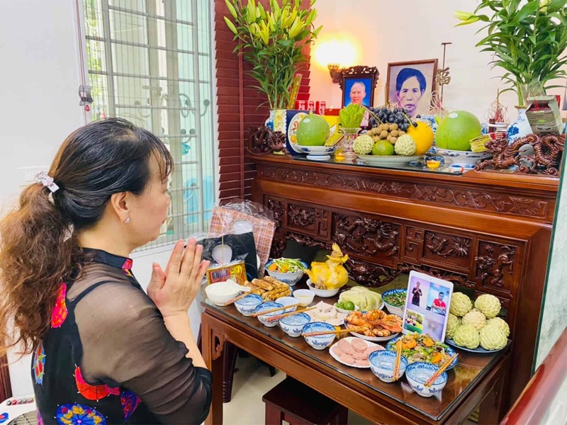 cúng giỗ mẹ
