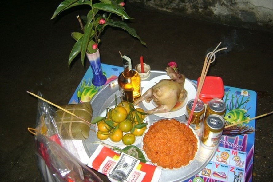 cúng ngoài trời giao thừa
