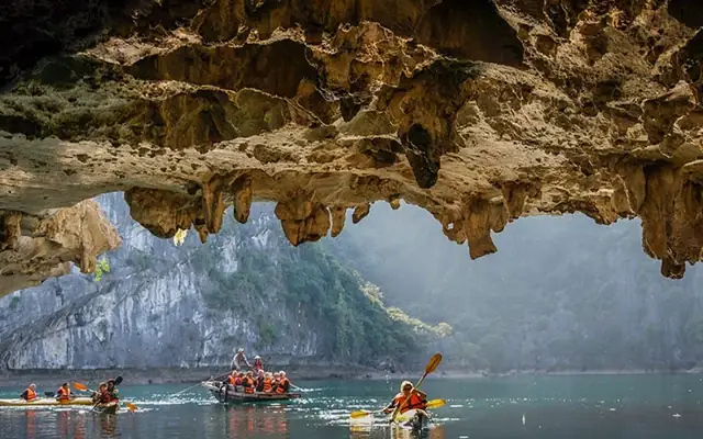 Chùa Tam Chúc Hà Nam: Danh Lam Thắng Cảnh Vịnh Hạ Long Trên Cạn