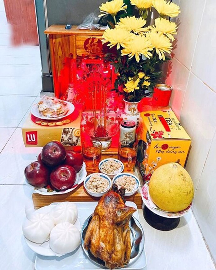 gà cúng giao thừa quay đầu ra hay vào - Hình 2