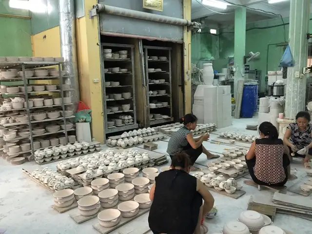 Nghề Gốm Sứ Bát Tràng Gia Lâm: Di Sản Vàng Của Văn Hóa Việt