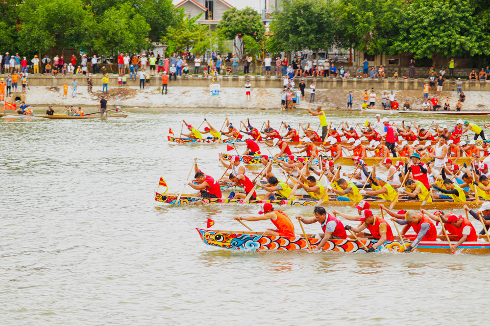 hình ảnh lễ hội đua thuyền