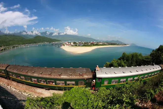 Hướng Dẫn Di Chuyển Từ Hội An Đến Huế Bằng Xe Riêng Hướng Dẫn Di Chuyển Từ Hội An Đến Huế Bằng Xe Riêng