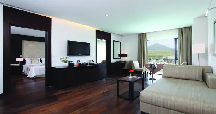 Đánh Giá Khách Sạn Phú Yên Gần Biển: Top 10 Lựa Chọn Từ Cao Cấp Đến Tiết Kiệm