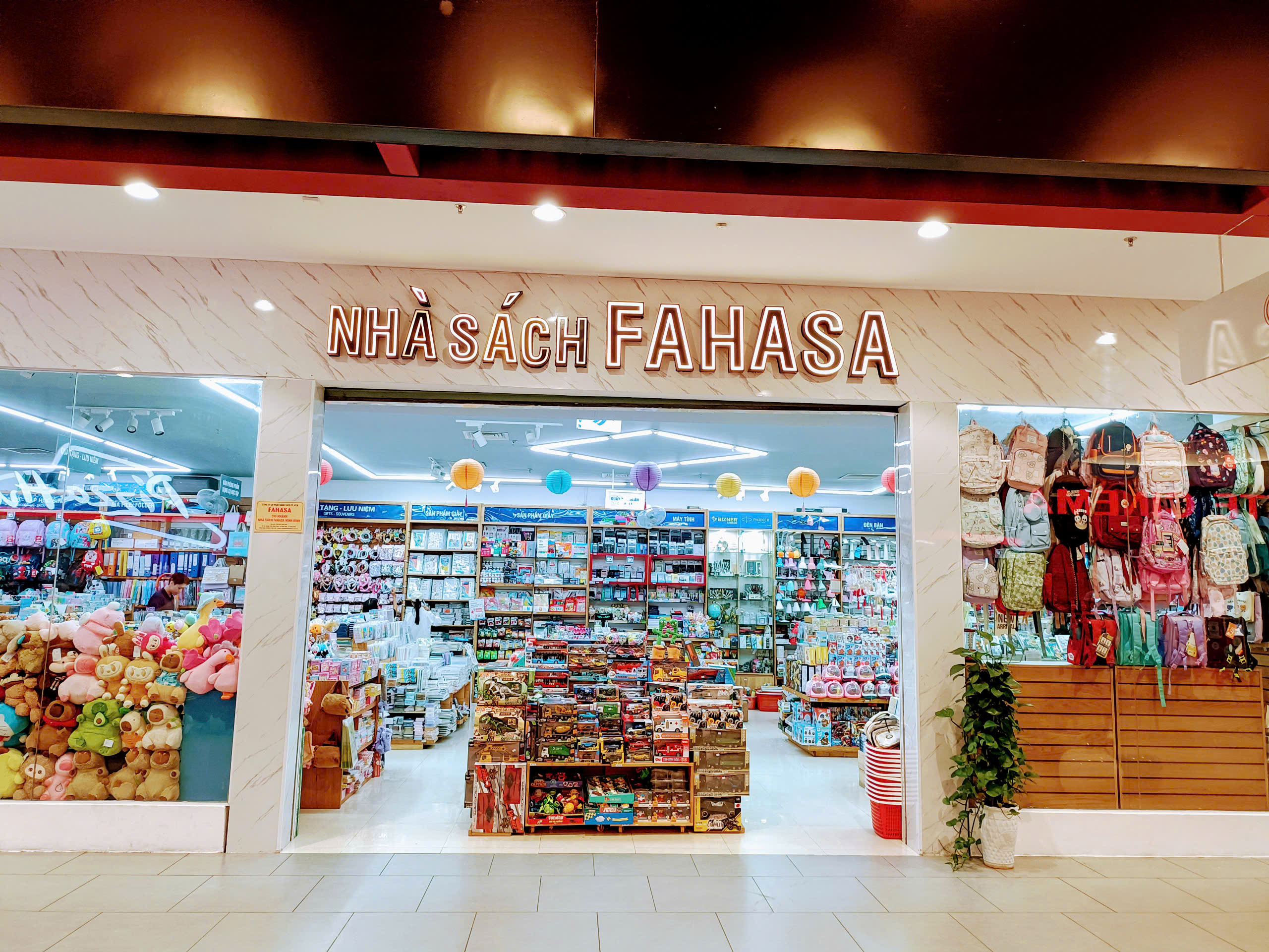 kho trung tâm sách fahasa hà nội - Hình 2