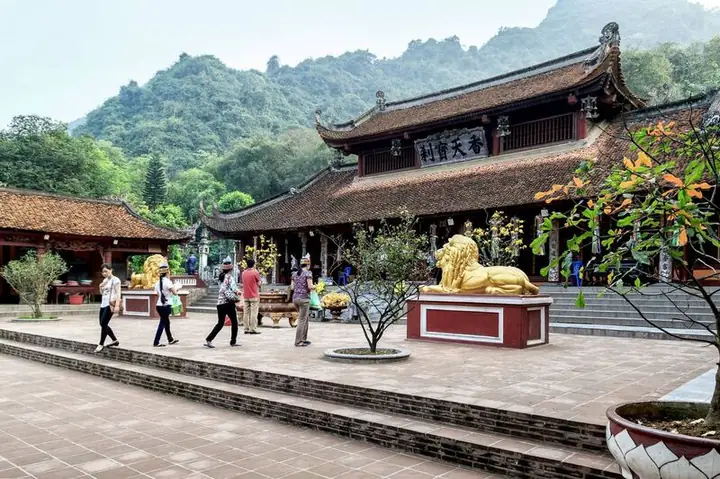 Kinh Nghiệm Đi Chùa Hương 1 Ngày Từ A-z: Lịch Trình, Chi Phí & Mẹo Vàng Kinh Nghiệm Đi Chùa Hương 1 Ngày Từ A-z: Lịch Trình, Chi Phí & Mẹo Vàng