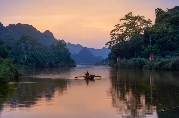 Kinh Nghiệm Đi Chùa Hương 1 Ngày Từ A-z: Lịch Trình, Chi Phí & Mẹo Vàng Kinh Nghiệm Đi Chùa Hương 1 Ngày Từ A-z: Lịch Trình, Chi Phí & Mẹo Vàng